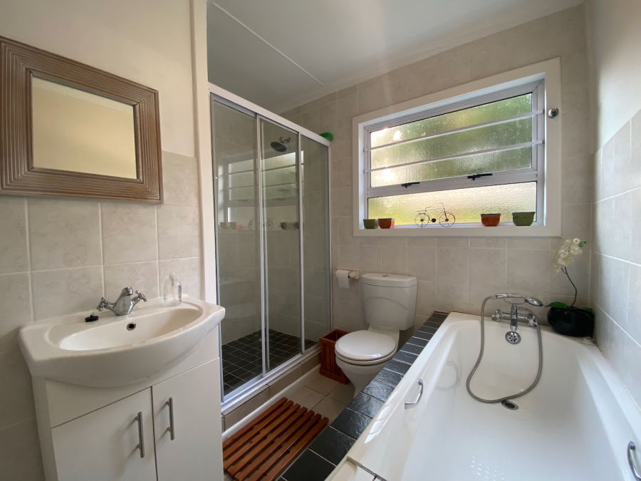 5 Bedroom Property for Sale in Cintsa East Eastern Cape